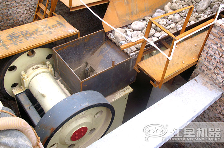 顎式破碎機(jī)、給料機(jī)