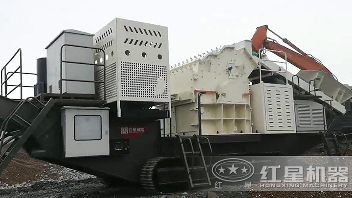 履帶移動碎石機械設備山區(qū)作業(yè)現場